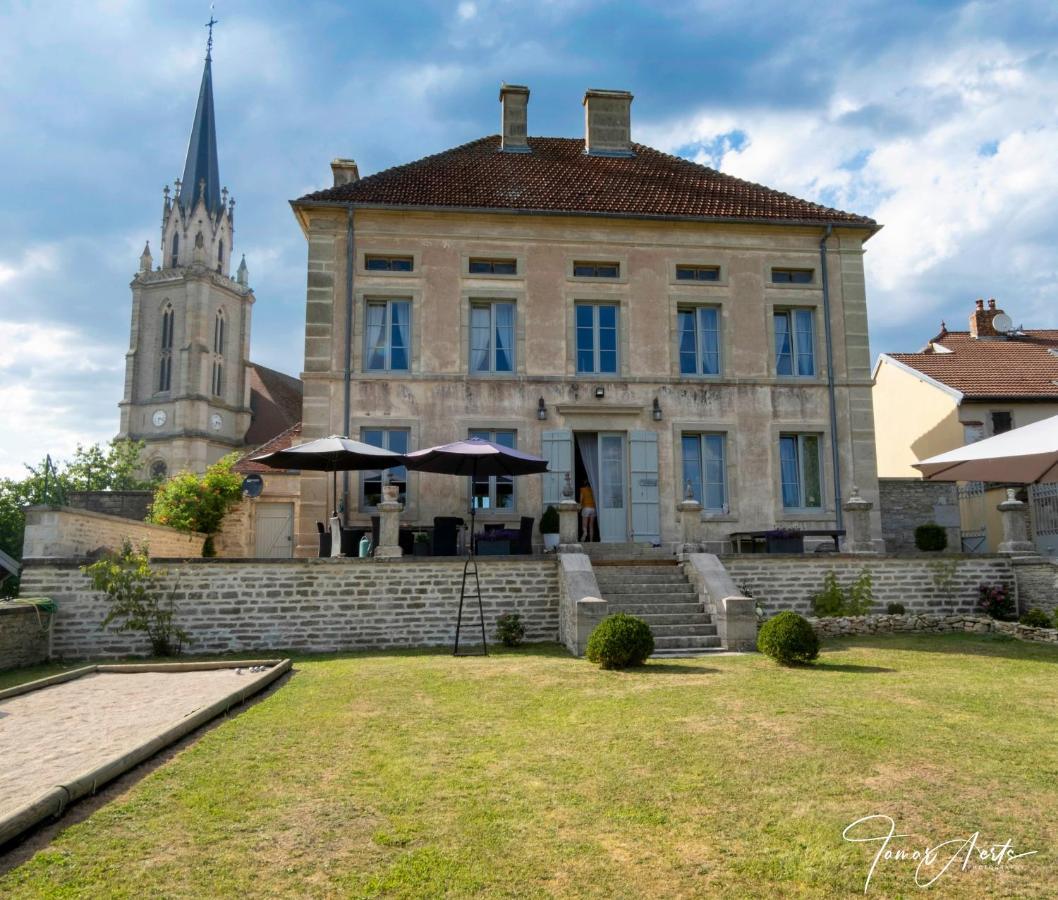 Le Vieux Presbytere Confracourt ภายนอก รูปภาพ
