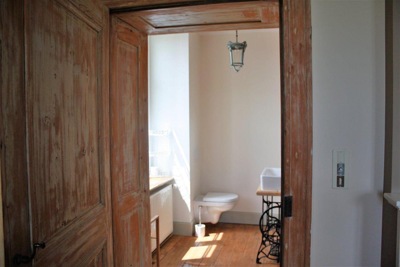 Le Vieux Presbytere Confracourt ภายนอก รูปภาพ